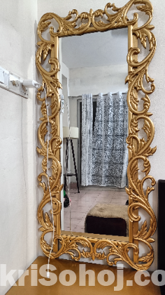 Vanity mirror-dressing table